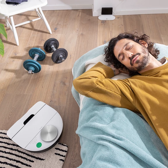 Folletto VR7s Robot Vacuum with self-emptying base