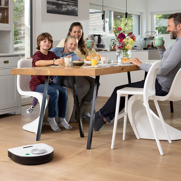 Folletto VR7s Robot Vacuum with self-emptying base